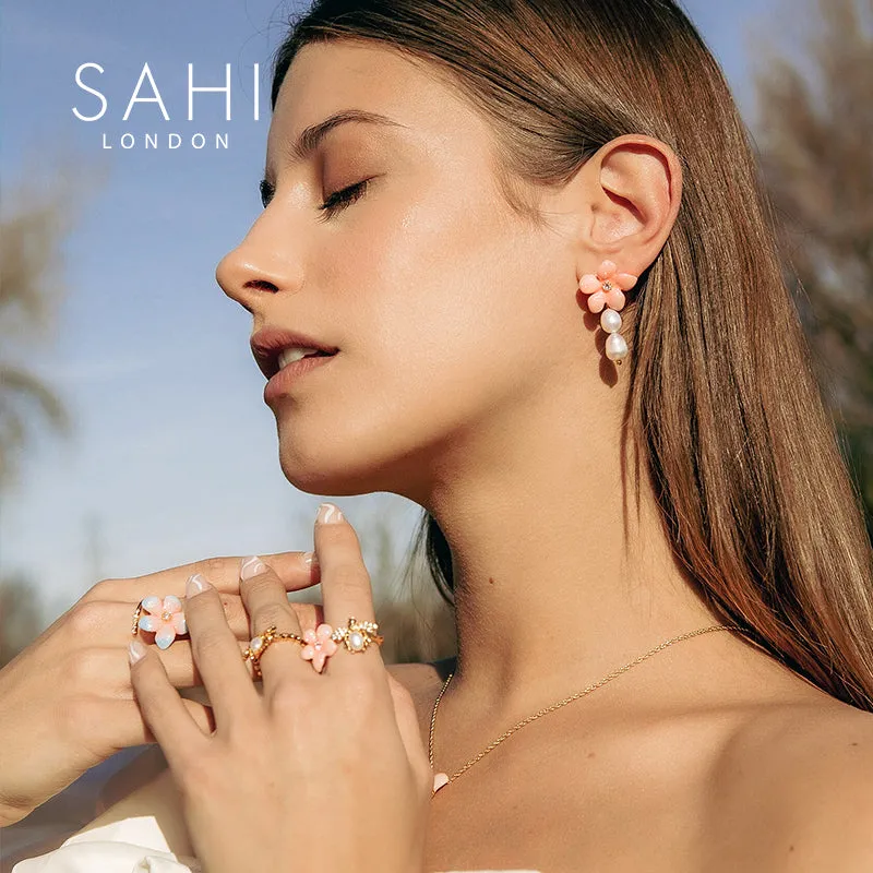 Sahi Pearl Bee & Flower Ring