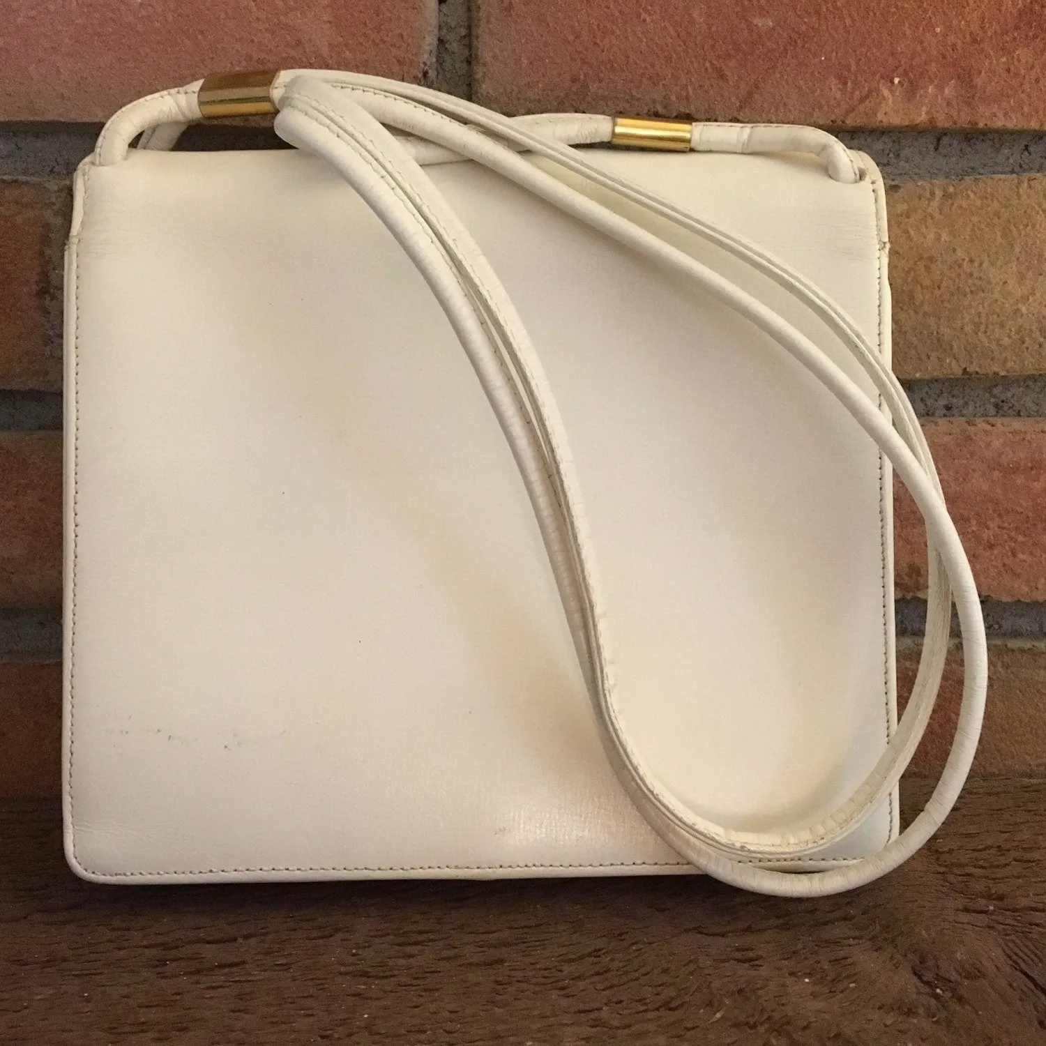 Vintage Cream Leather Purse. Off White Saks Fifth Avenue Handbag. Vintage Fashion.