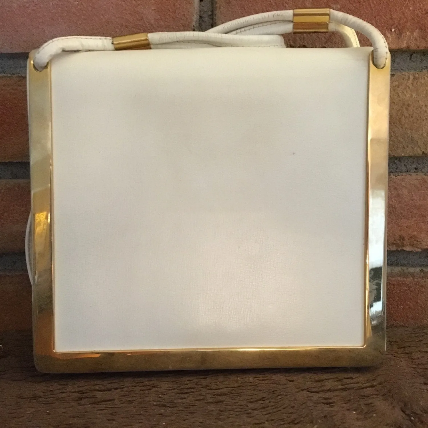 Vintage Cream Leather Purse. Off White Saks Fifth Avenue Handbag. Vintage Fashion.