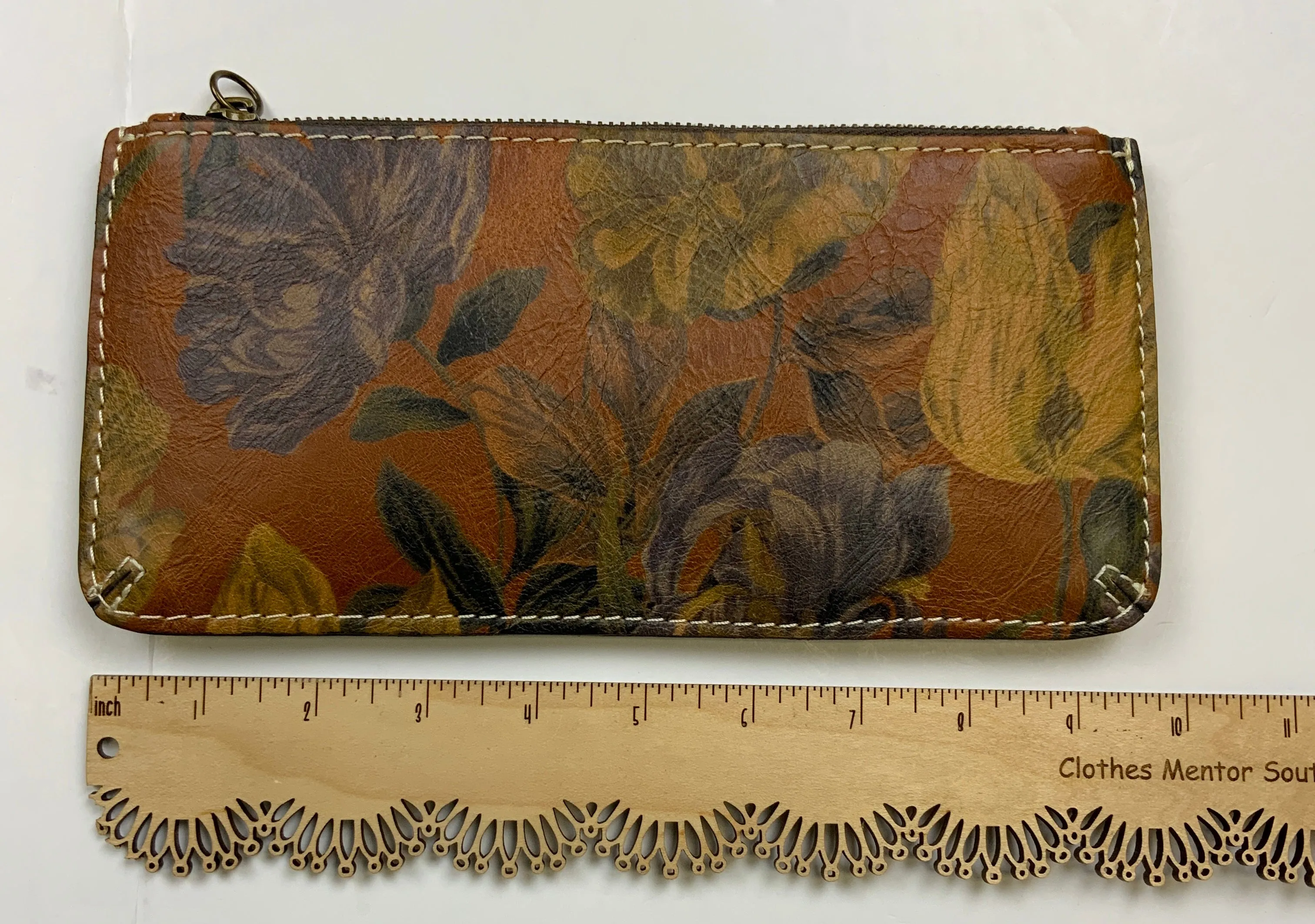 Wallet By Patricia Nash  Size: Medium